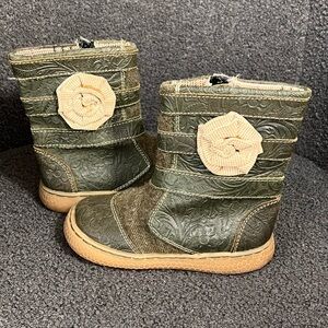 Livie & Luca Stitcher Toddler Girls Boots in Olive Green Floral Embossed